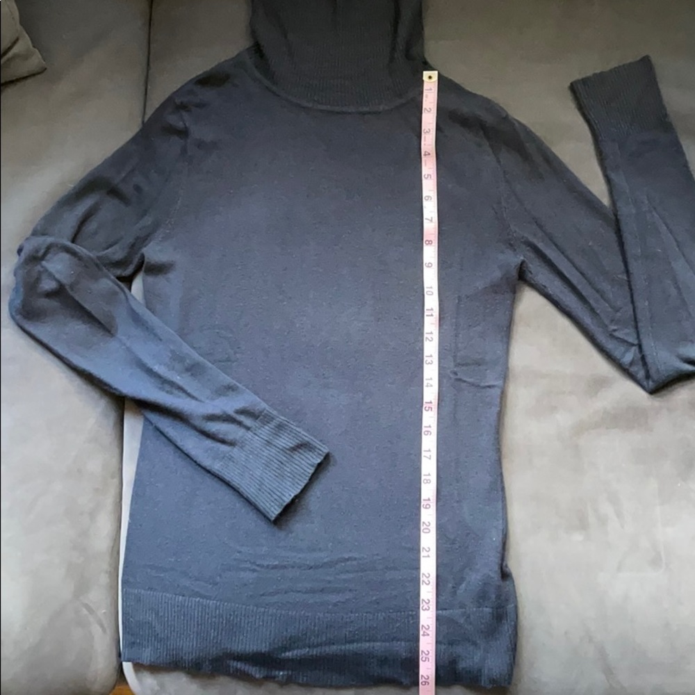 French Connection Turtle Neck - Picture 5 of 8